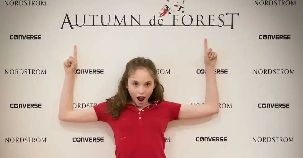 Art prodigy sold $7 million worth of paintings before she was even 14-years-old Autumn de Forest, art, kids, artists, painting, Pope
